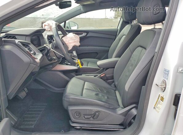 WA1L2BFZ1RP031796 2024 AUDI Q4 White წინა სალონის ხედი