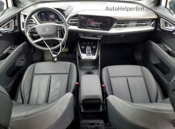 WA1L2BFZ3PP035586 2023 AUDI Q4 Blue Widok deski rozdzielczej