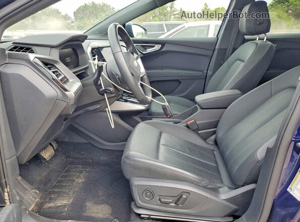 WA1L2BFZ3PP035586 2023 AUDI Q4 Blue Widok wnętrza z przodu