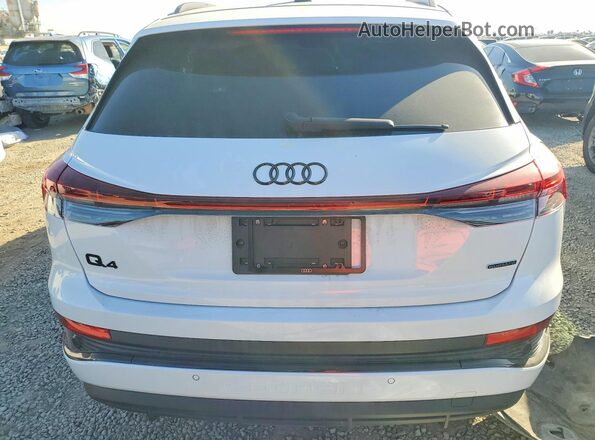 WA1L2BFZ5RP023085 2024 AUDI Q4 White უკანა ხედი