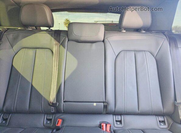 WA1L2BFZ5RP023085 2024 AUDI Q4 White უკანა სავარძლების ხედი