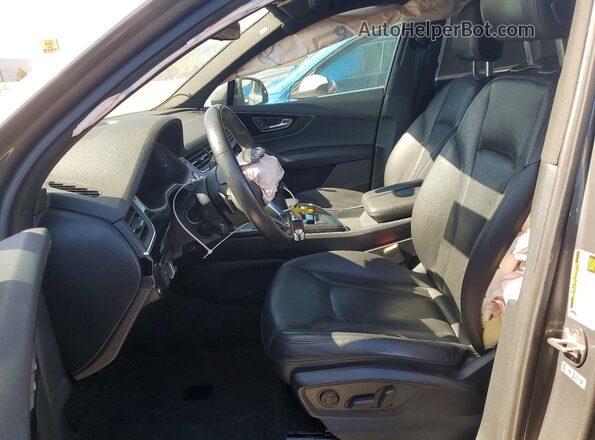 WA1LAAF70HD013947 2017 AUDI Q7 Серый Вид салона спереди