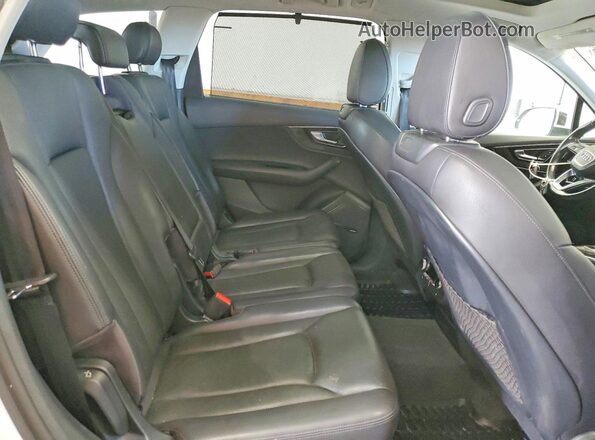 WA1LAAF70HD016217 2017 AUDI Q7 Белый Вид задней части салона