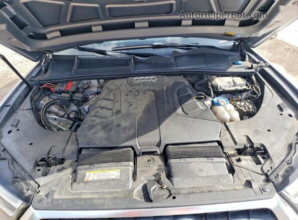 WA1LAAF70HD020851 2017 AUDI Q7 Silver Engine compartment view