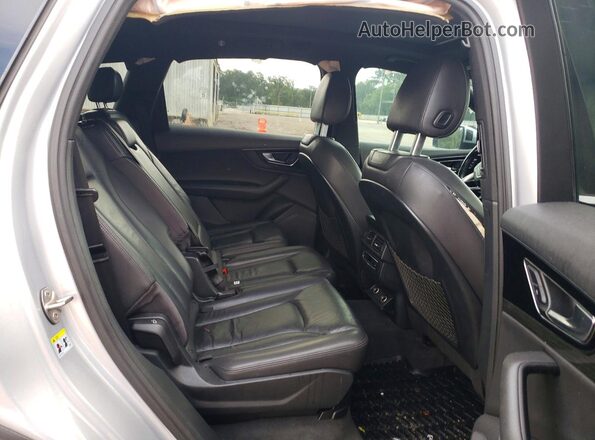 WA1LAAF70HD020851 2017 AUDI Q7 Silver Rear interior view