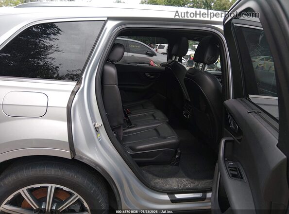 WA1LAAF70HD024575 2017 AUDI Q7 Silver VIN კოდის სტიკერის ხედი