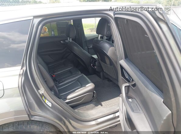 WA1LAAF70HD027055 2017 AUDI Q7 Gray VIN կոդի պիտակի տեսք