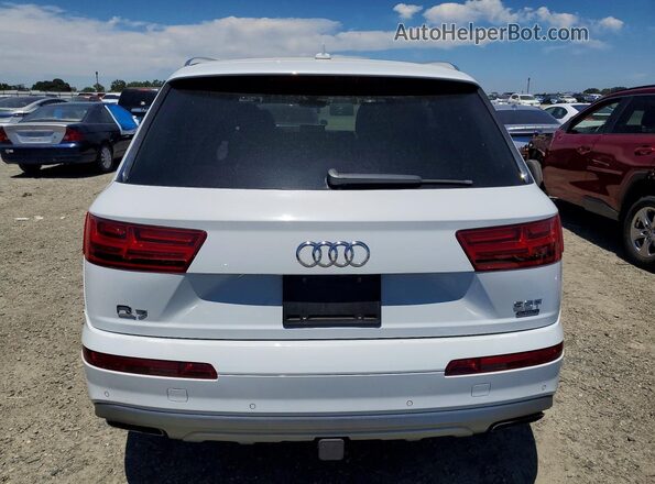 WA1LAAF70JD016384 2018 AUDI Q7 White უკანა ხედი