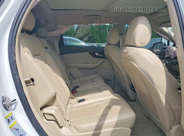 WA1LAAF70KD007329 2019 AUDI Q7 White უკანა სალონის ხედი