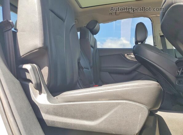 WA1LAAF70KD042968 2019 AUDI Q7 White უკანა სალონის ხედი