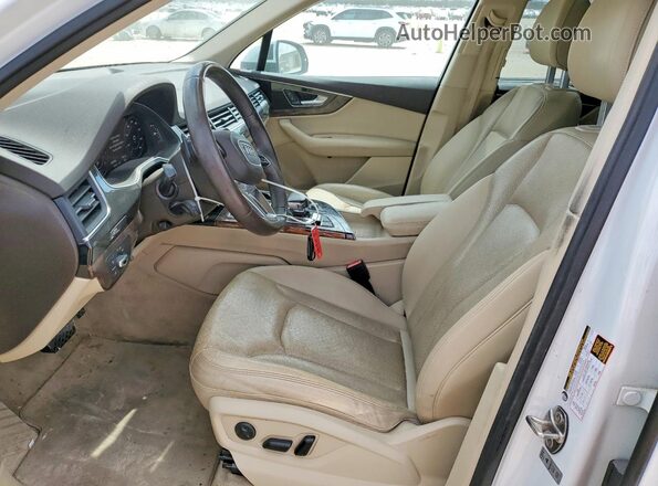 WA1LAAF71HD016162 2017 AUDI Q7 White Vista interior delantera