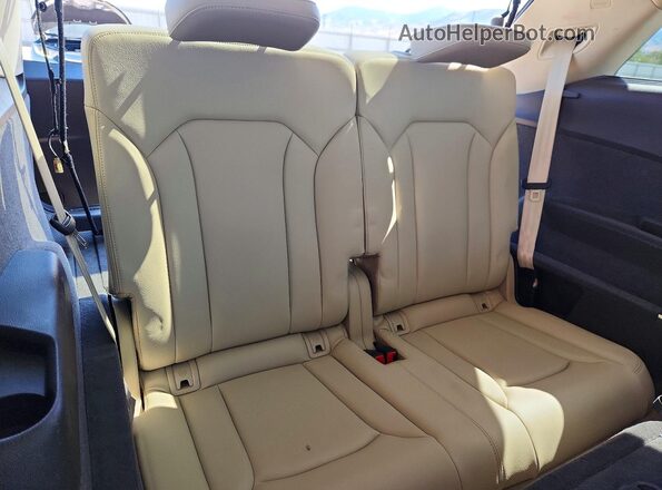 WA1LAAF71JD023019 2018 AUDI Q7 Black Вид задніх сидінь