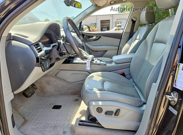 WA1LAAF71KD014872 2019 AUDI Q7 Черный Вид салона спереди