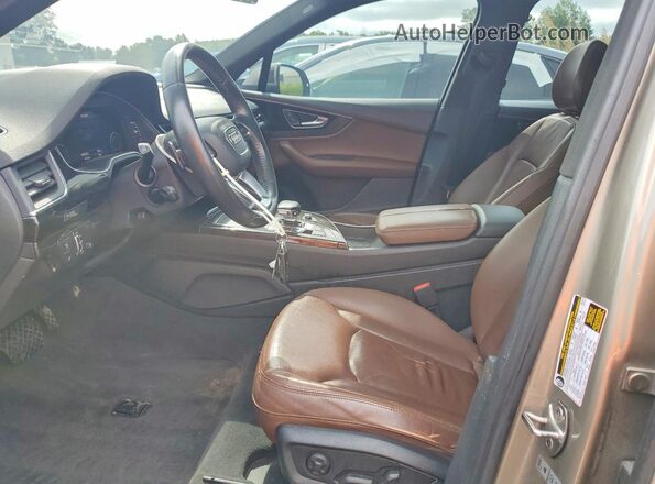 WA1LAAF72HD036033 2017 AUDI Q7 Золотой Вид салона спереди