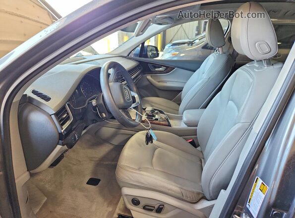 WA1LAAF73HD039247 2017 AUDI Q7 Silver Սալոնի դիմացի տեսք