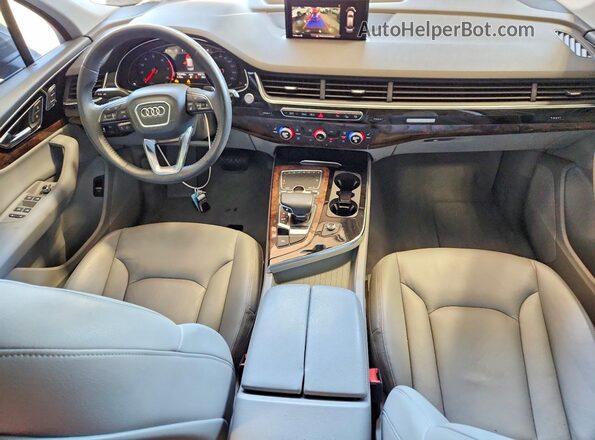 WA1LAAF73HD039247 2017 AUDI Q7 Silver Առջևի վահանակի տեսք