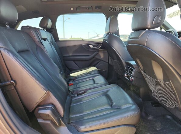 WA1LAAF74HD012171 2017 AUDI Q7 Gray უკანა სალონის ხედი