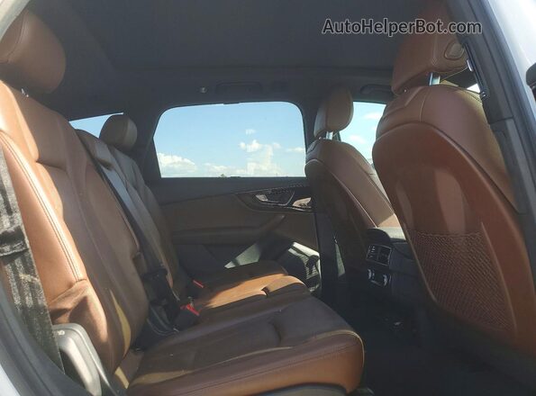 WA1LAAF74HD039208 2017 AUDI Q7 White Rear interior view