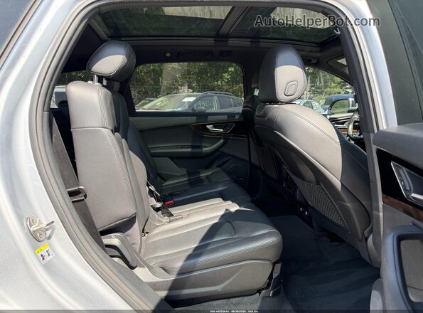 WA1LAAF74JD004268 2018 AUDI Q7 Silver Հետևի նստատեղերի տեսք