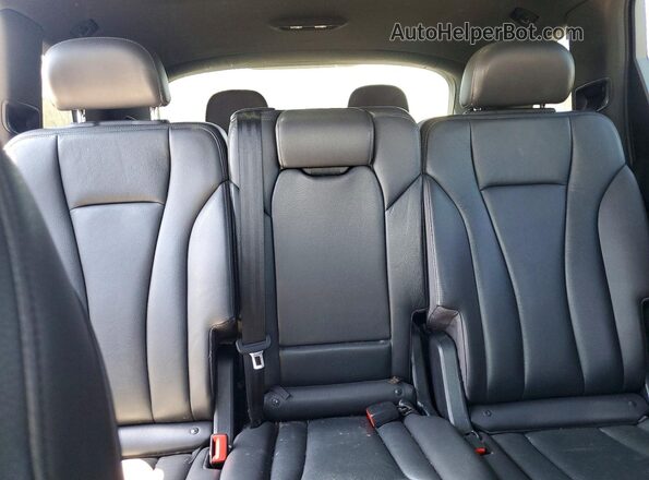 WA1LAAF75HD030338 2017 AUDI Q7 Silver Հետևի նստատեղերի տեսք