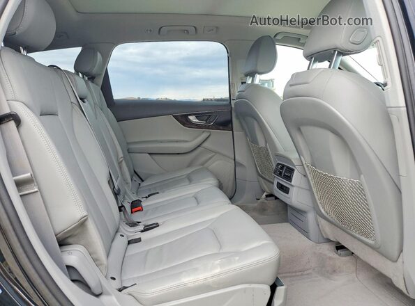 WA1LAAF75HD032851 2017 AUDI Q7 Синий Вид задней части салона