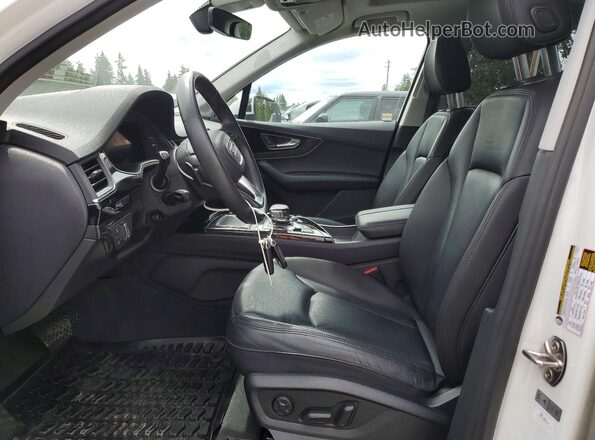 WA1LAAF75KD034610 2019 AUDI Q7 White Вид салону спереду