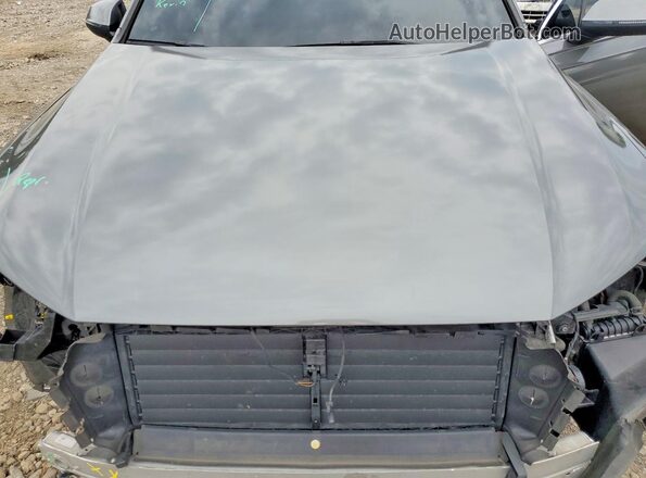 WA1LAAF76HD002080 2017 AUDI Q7 Gray Vista del compartimento del motor