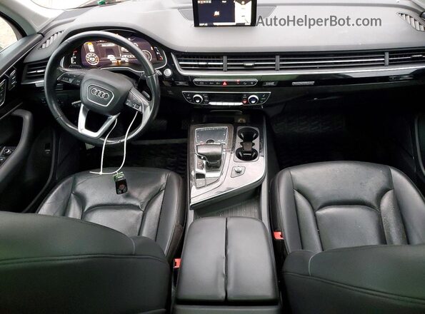 WA1LAAF76HD002080 2017 AUDI Q7 Gray Vista del salpicadero