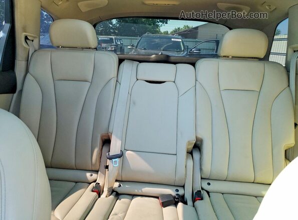 WA1LAAF76HD007733 2017 AUDI Q7 Black Widok tylnych siedzeń