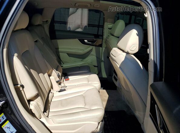 WA1LAAF76HD007733 2017 AUDI Q7 Black Widok wnętrza z tyłu