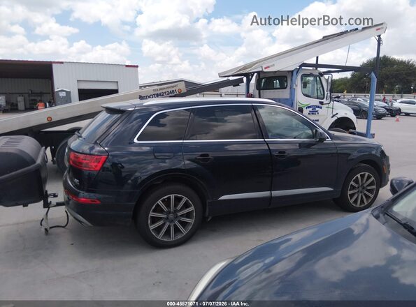WA1LAAF76HD017033 2017 AUDI Q7 Black Widok wnętrza z tyłu