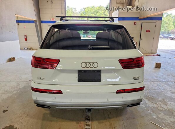 WA1LAAF76JD038308 2018 AUDI Q7 White უკანა ხედი