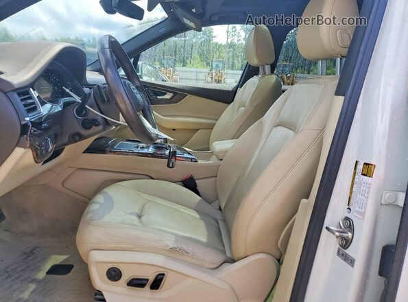 WA1LAAF77HD026307 2017 AUDI Q7 White წინა სალონის ხედი