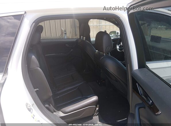 WA1LAAF77HD030339 2017 AUDI Q7 White Vista de la etiqueta del VIN