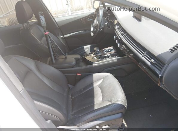 WA1LAAF77HD030339 2017 AUDI Q7 White Vista interior delantera