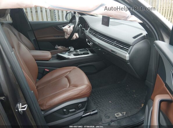 WA1LAAF78HD020418 2017 AUDI Q7 Brown Widok wnętrza z przodu