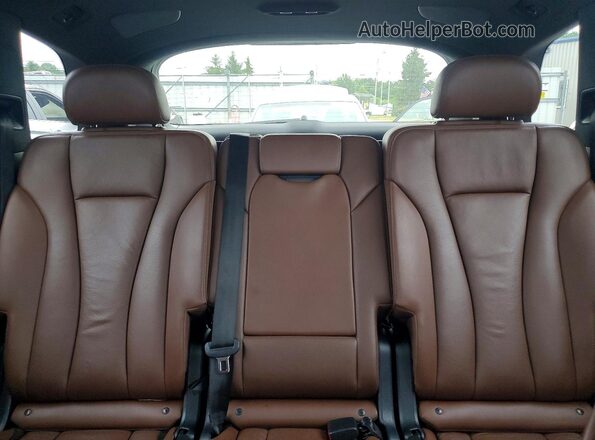 WA1LAAF78HD029748 2017 AUDI Q7 White Rear seats view