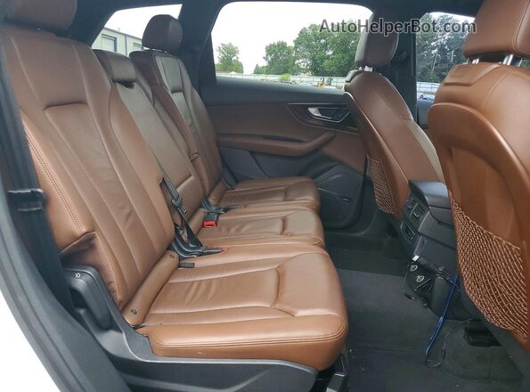 WA1LAAF78HD029748 2017 AUDI Q7 White Rear interior view