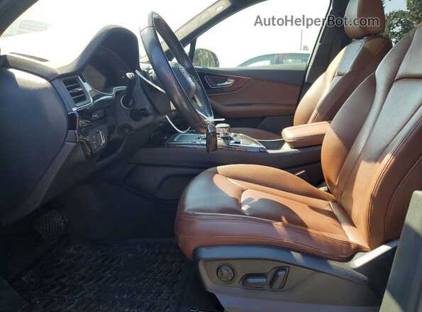 WA1LAAF78JD009599 2018 AUDI Q7 Black Front interior view