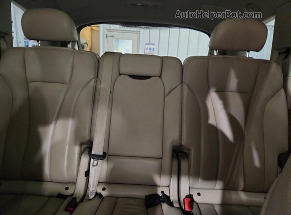 WA1LAAF79HD015454 2017 AUDI Q7 White Հետևի նստատեղերի տեսք
