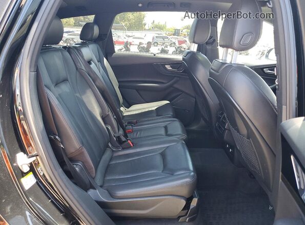 WA1LAAF79JD020952 2018 AUDI Q7 Black Widok wnętrza z tyłu