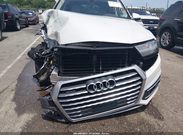 WA1LAAF79JD043440 2018 AUDI Q7 White Front view