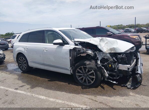 WA1LAAF79JD043440 2018 AUDI Q7 White 360 interior view