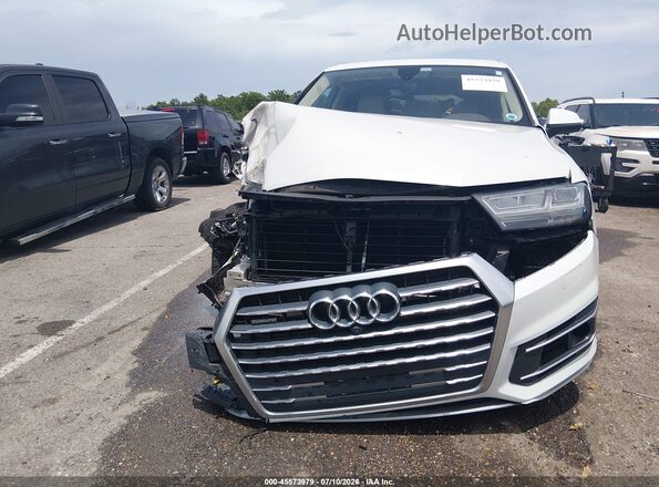 WA1LAAF79JD043440 2018 AUDI Q7 White Rear interior view