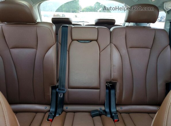 WA1LAAF79KD016742 2019 AUDI Q7 White Widok tylnych siedzeń