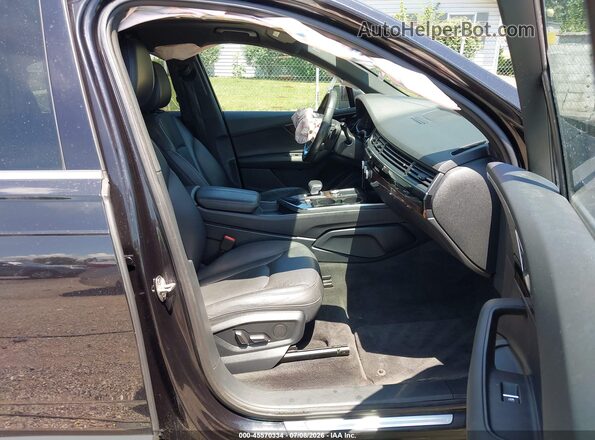 WA1LAAF7XHD013695 2017 AUDI Q7 Black Front interior view