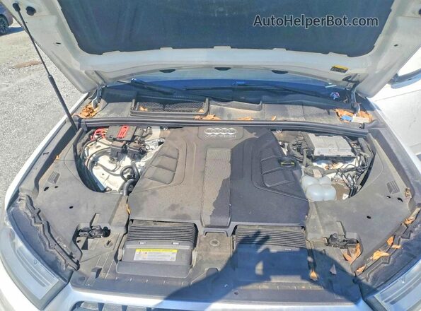 WA1LAAF7XJD034262 2018 AUDI Q7 White უკანა სალონის ხედი