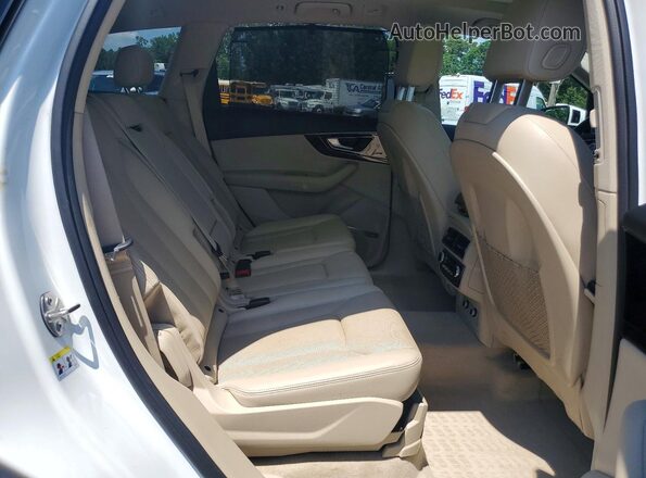 WA1LAAF7XKD039835 2019 AUDI Q7 Белый Вид задней части салона