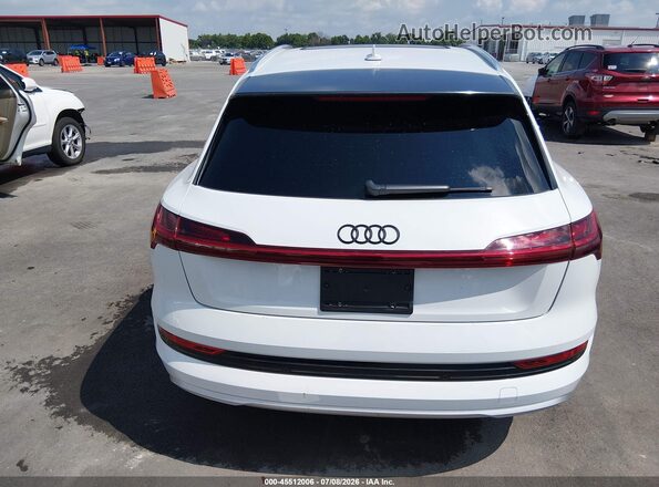 WA1LAAGE2KB011276 2019 AUDI E-TRON White 