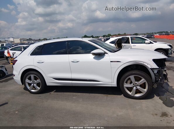 WA1LAAGE2KB011276 2019 AUDI E-TRON White სალონის 360-გრადუსიანი ხედი
